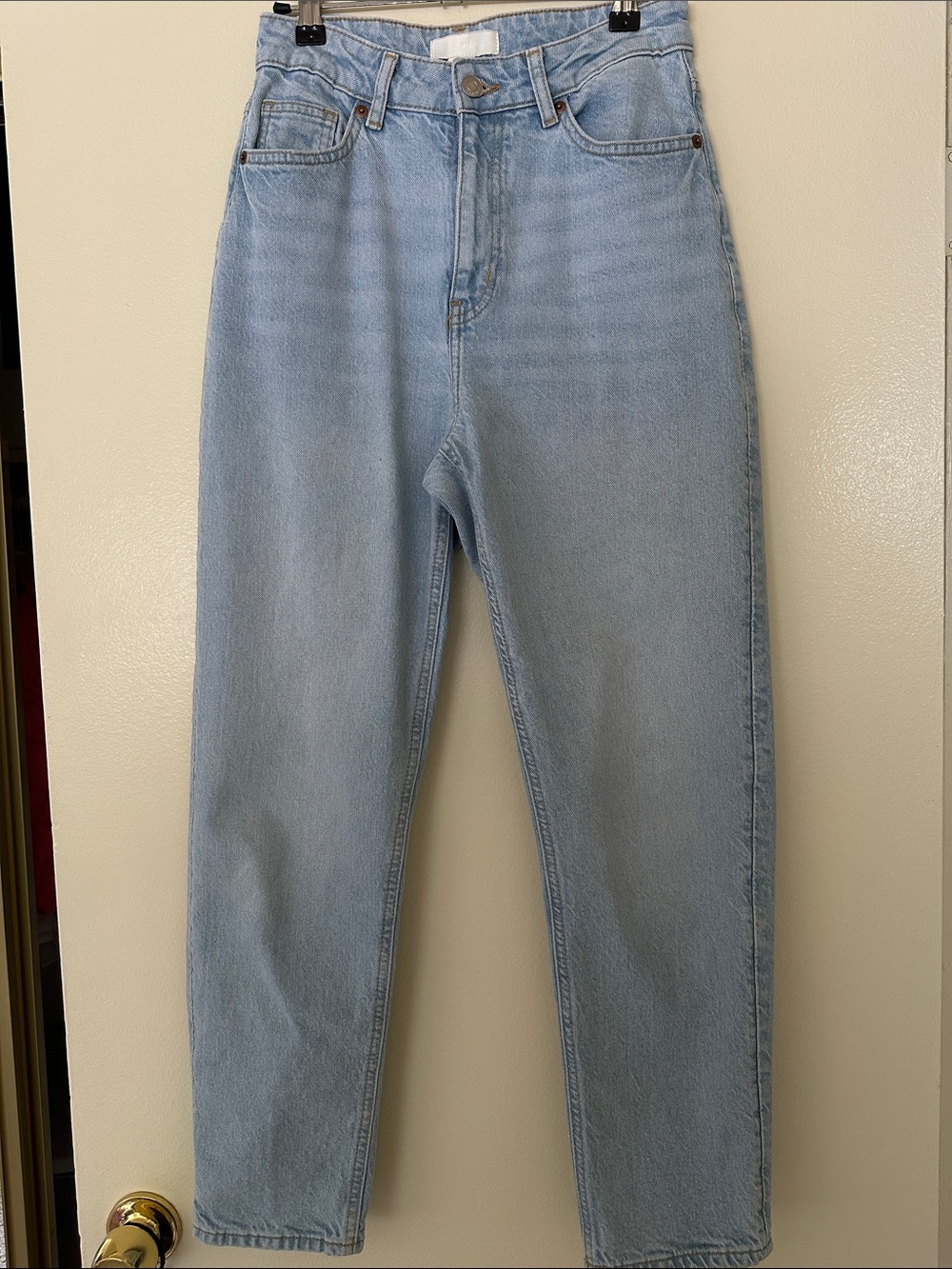 H&M Light Wash Women’s High-Rise Straight Jeans